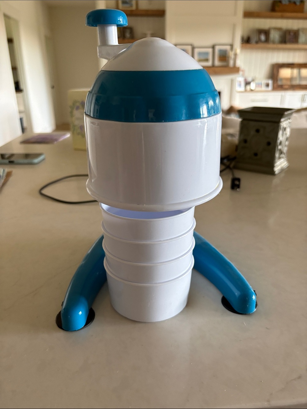 Manual Shaved Ice Machine - Picture 2 of 3